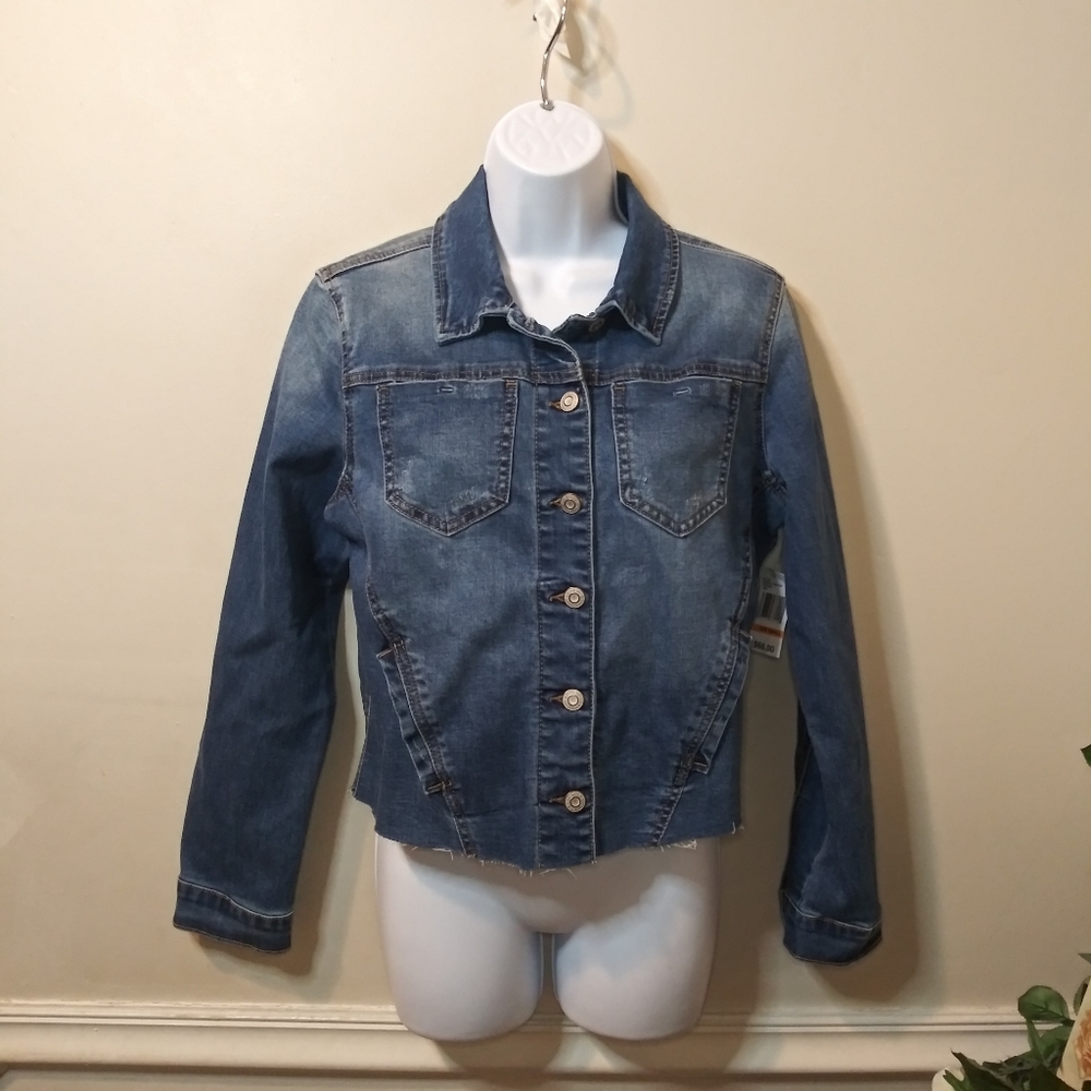 Kensie Jeans Distressed Raw Hem, Tapered Fit, Shirt Style Denim Jacket - Picture 10 of 10